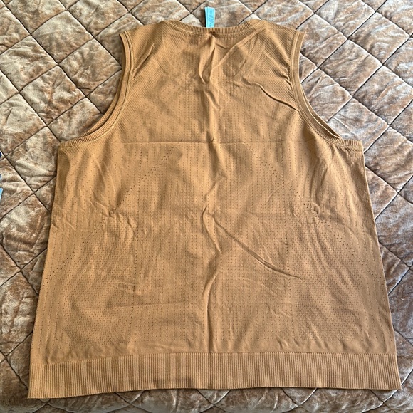 Athleta Muscle Tank - Picture 3 of 3